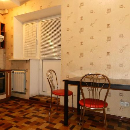 1-Room Apartment 50M2 On Metalurhiv Avenue 17, By Grandhome Zaporizhia Esterno foto