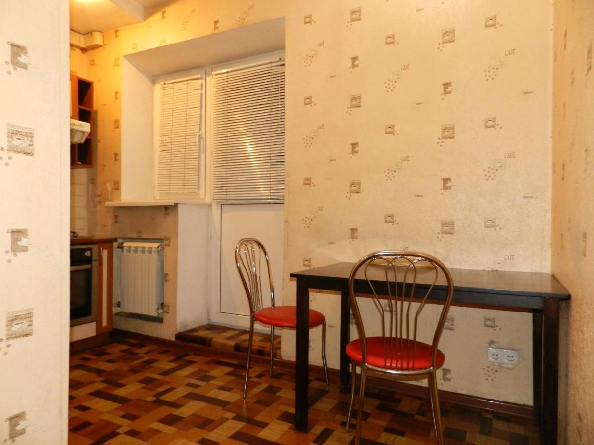 1-Room Apartment 50M2 On Metalurhiv Avenue 17, By Grandhome Zaporizhia Esterno foto
